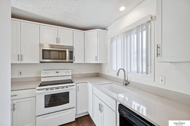 2615 Piccadilly Court, Lincoln, NE 68512