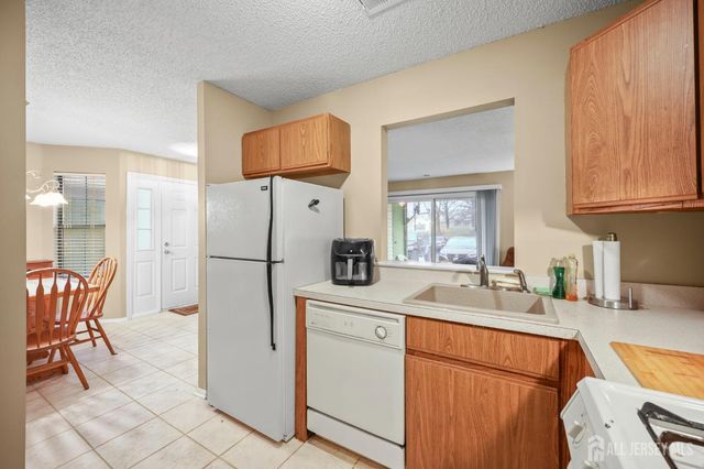 305 sunshine Court, Parlin, NJ 08859