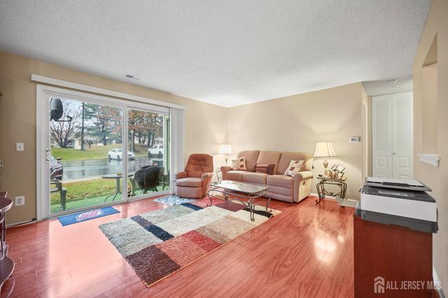 305 sunshine Court, Parlin, NJ 08859