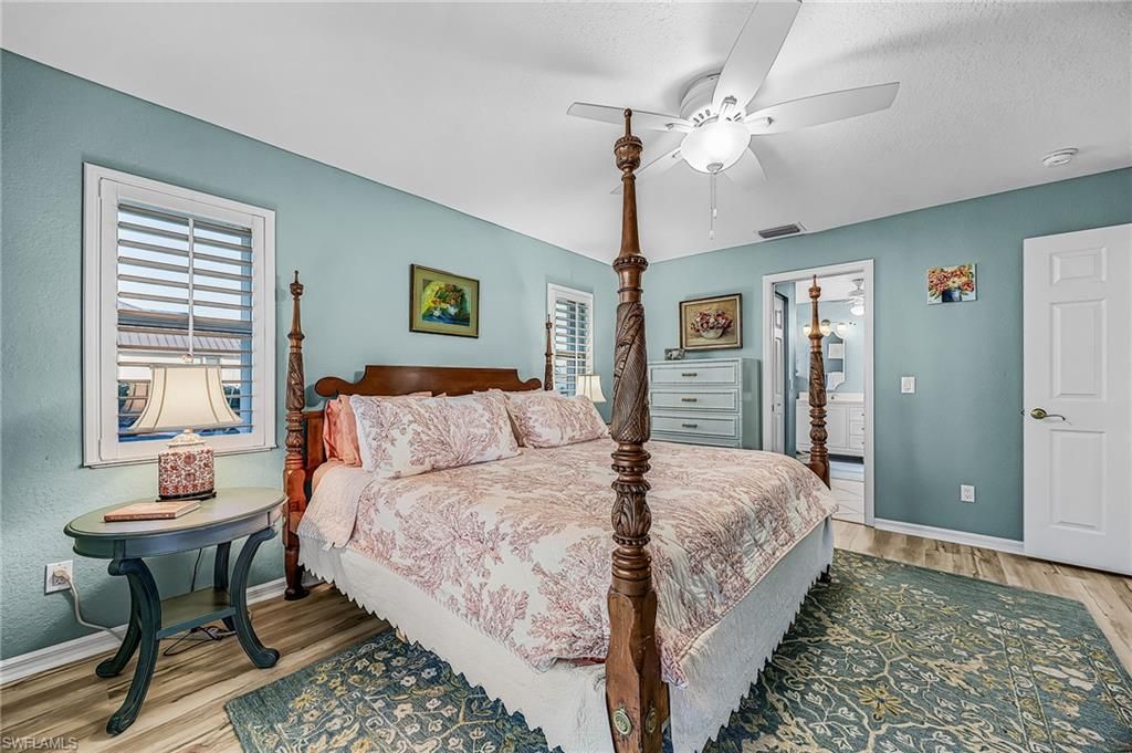 Image 18 of property listing at 2815 SW 37th TER, Cape Coral, FL 33914