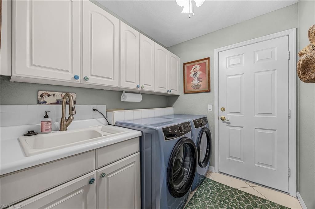 Image 22 of property listing at 2815 SW 37th TER, Cape Coral, FL 33914