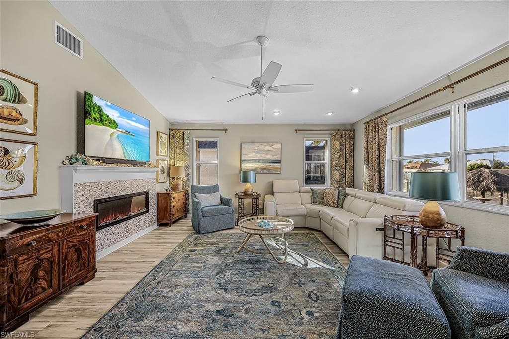 Image 26 of property listing at 2815 SW 37th TER, Cape Coral, FL 33914