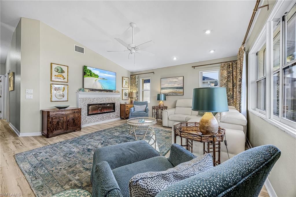 Image 27 of property listing at 2815 SW 37th TER, Cape Coral, FL 33914