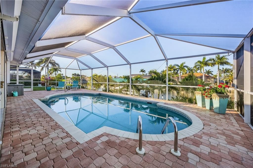 Image 3 of property listing at 2815 SW 37th TER, Cape Coral, FL 33914
