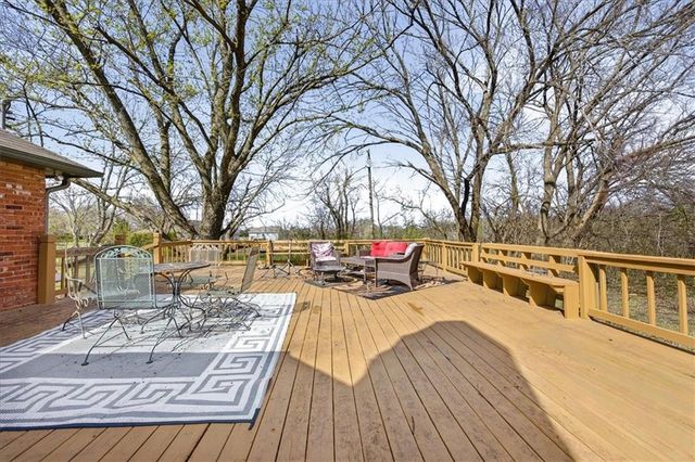 15116 Chestnut Street, Basehor, KS 66007