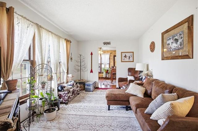 15116 Chestnut Street, Basehor, KS 66007