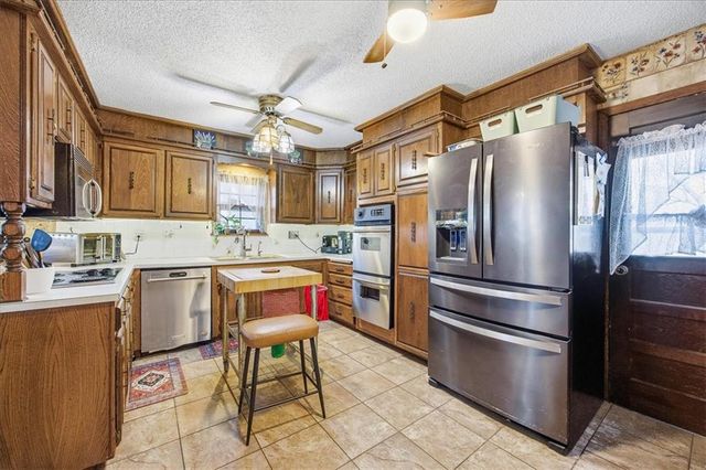 15116 Chestnut Street, Basehor, KS 66007