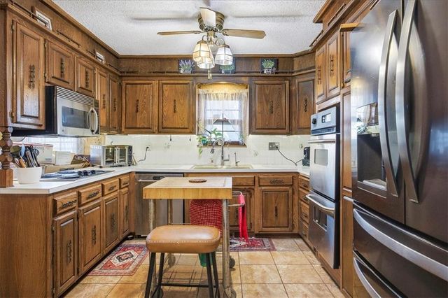 15116 Chestnut Street, Basehor, KS 66007