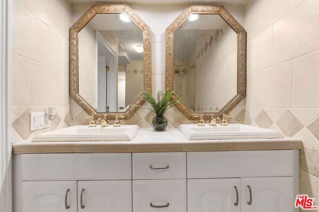 4112 Old Topanga Canyon Road UNIT B, Calabasas, CA 91302