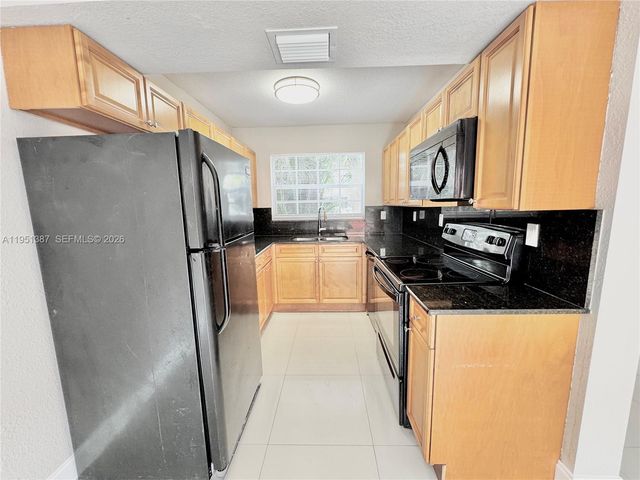 3840 SW 52nd Ave 3840, Pembroke Park, FL 33023