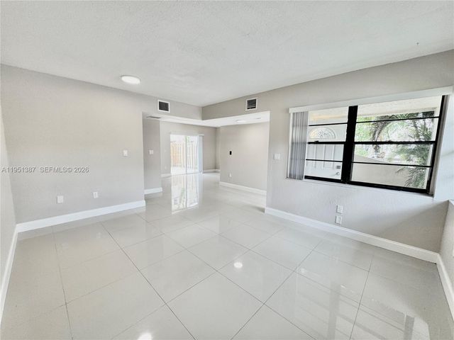 3840 SW 52nd Ave 3840, Pembroke Park, FL 33023