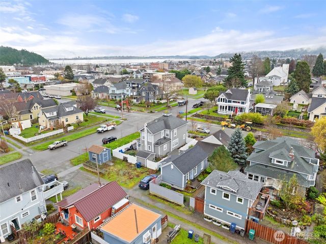 1202 5th Street, Anacortes, WA 98221