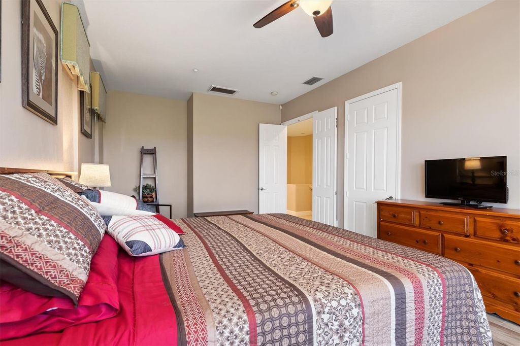 Image 24 of property listing at 10300 TARPON LANDINGS TERRACE 4, Placida, FL 33946