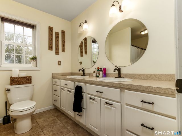 27 Maggie Court, Plymouth, CT 06786