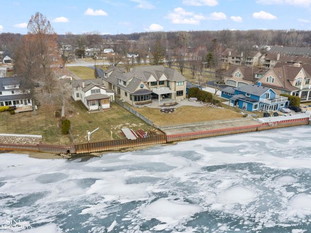 34590 Jefferson Avenue, Harrison Twp, MI 48045