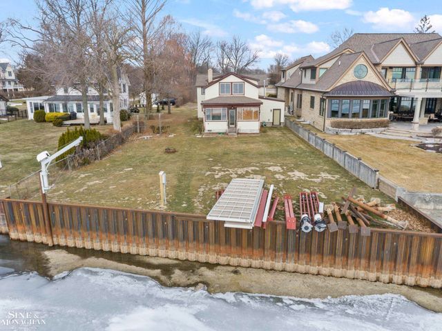 34590 Jefferson Avenue, Harrison Twp, MI 48045