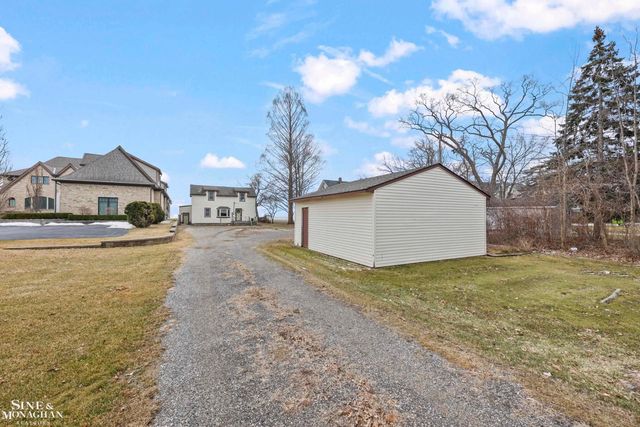 34590 Jefferson Avenue, Harrison Twp, MI 48045