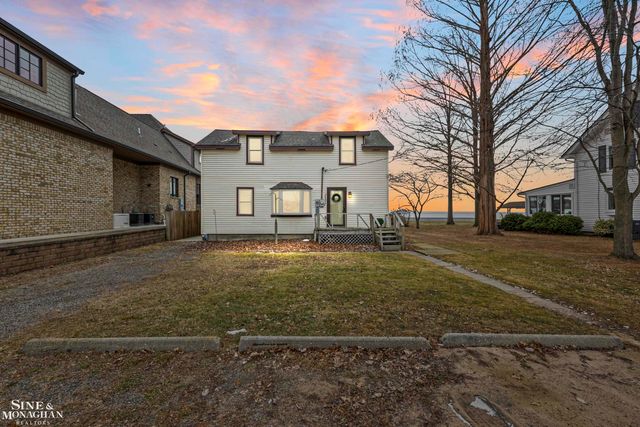 34590 Jefferson Avenue, Harrison Twp, MI 48045