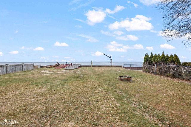 34590 Jefferson Avenue, Harrison Twp, MI 48045