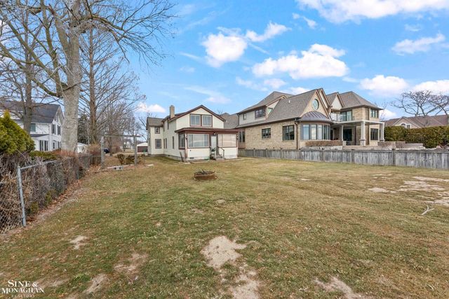 34590 Jefferson Avenue, Harrison Twp, MI 48045