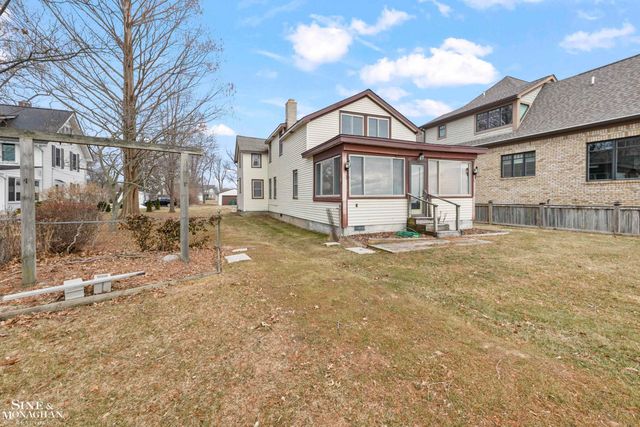 34590 Jefferson Avenue, Harrison Twp, MI 48045