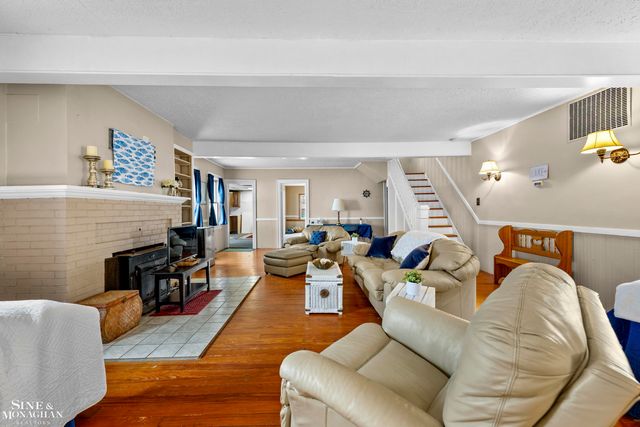 34590 Jefferson Avenue, Harrison Twp, MI 48045