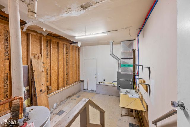 34590 Jefferson Avenue, Harrison Twp, MI 48045