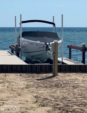 34590 Jefferson Avenue, Harrison Twp, MI 48045