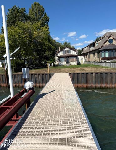 34590 Jefferson Avenue, Harrison Twp, MI 48045