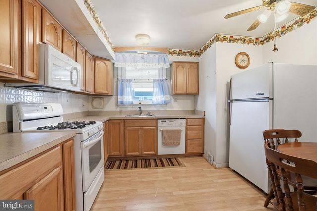 2000 TOMLINSON RD, Philadelphia, PA 19116