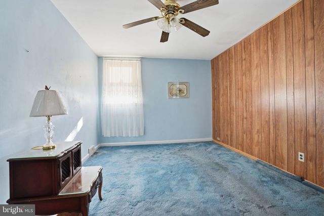 2000 TOMLINSON RD, Philadelphia, PA 19116