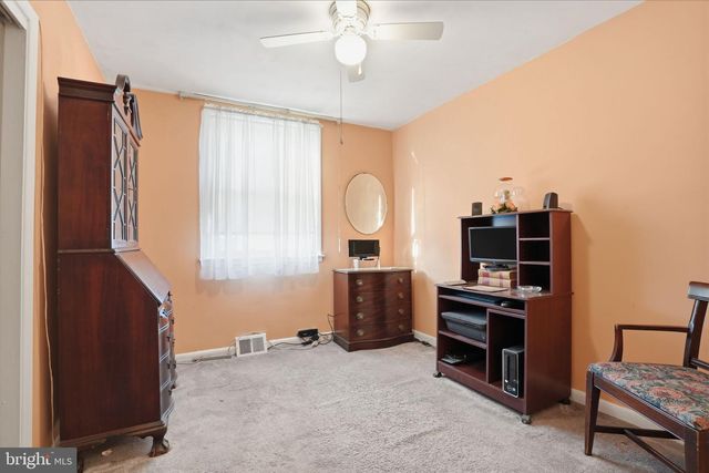 2000 TOMLINSON RD, Philadelphia, PA 19116