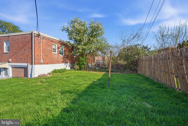 2000 TOMLINSON RD, Philadelphia, PA 19116