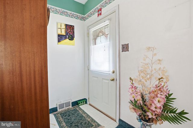 2000 TOMLINSON RD, Philadelphia, PA 19116