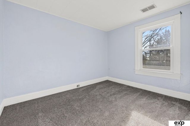 5828 Ohio Street, Omaha, NE 68104