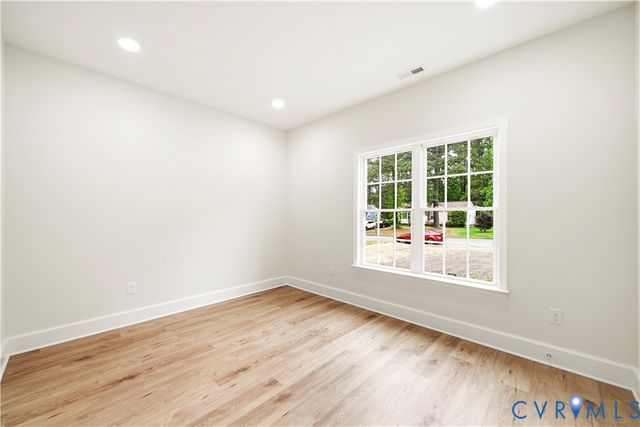 831 Green Ridge Dr, Richmond, VA 23224