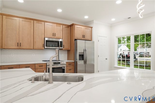 831 Green Ridge Dr, Richmond, VA 23224