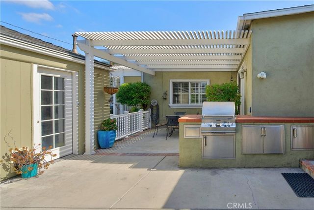 1426 N Buena Vista, Burbank, CA 91505