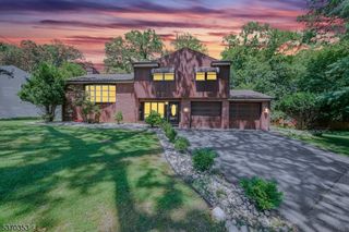 4 Henderson Ct, Pompton Lakes Boro, NJ 07442