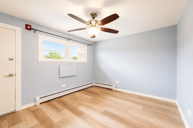 39 King Arthur Court 15, Northlake, IL 60164