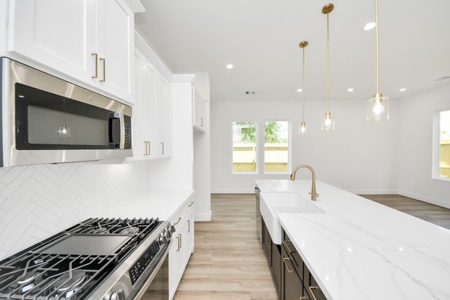 103 Frawley Street, Houston, TX 77009