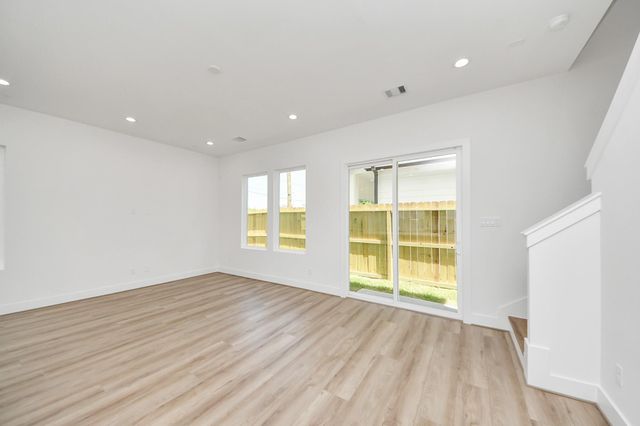 103 Frawley Street, Houston, TX 77009