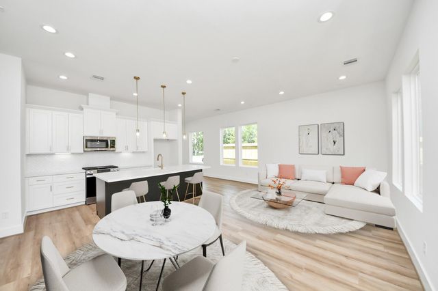 103 Frawley Street, Houston, TX 77009