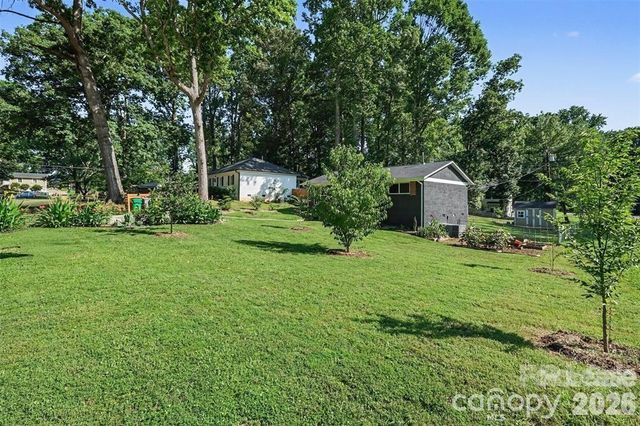 4023 Strangford Avenue, Charlotte, NC 28215