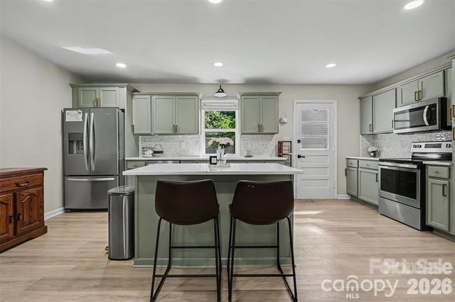 4023 Strangford Avenue, Charlotte, NC 28215