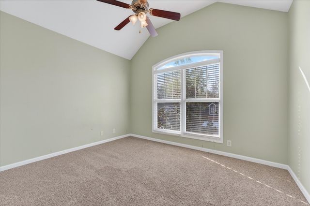 631 Hidden Valley Dr, Clarksville, TN 37040