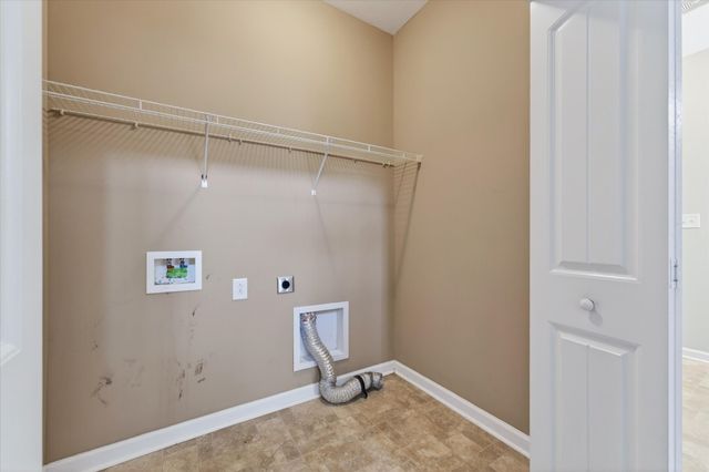 631 Hidden Valley Dr, Clarksville, TN 37040
