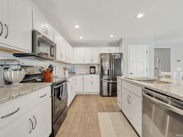 585 Highfields Cove, Fort Wayne, IN 46845