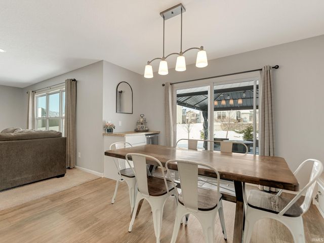 585 Highfields Cove, Fort Wayne, IN 46845