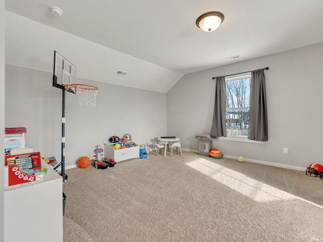 585 Highfields Cove, Fort Wayne, IN 46845